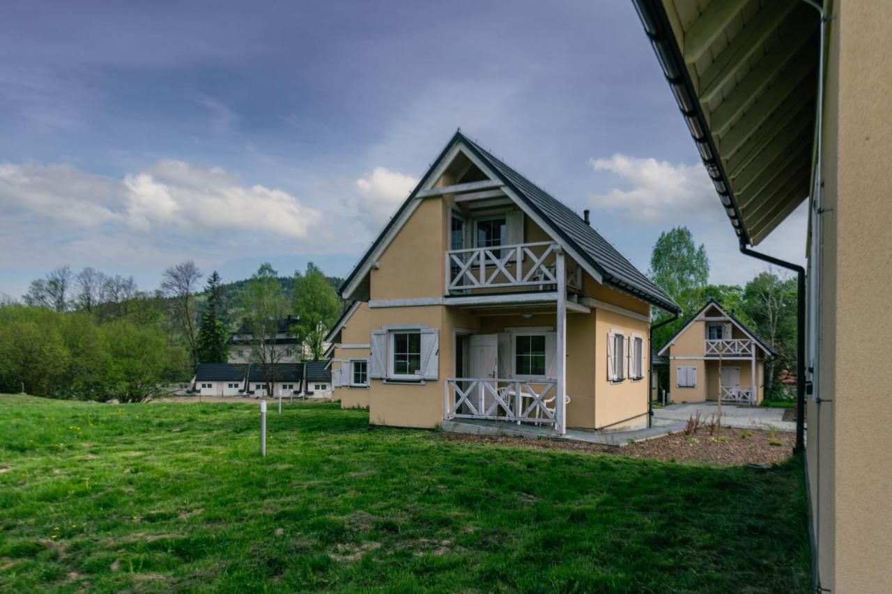 Country Club Zywiec Hotel Spa I Domki Caloroczne Buitenkant foto